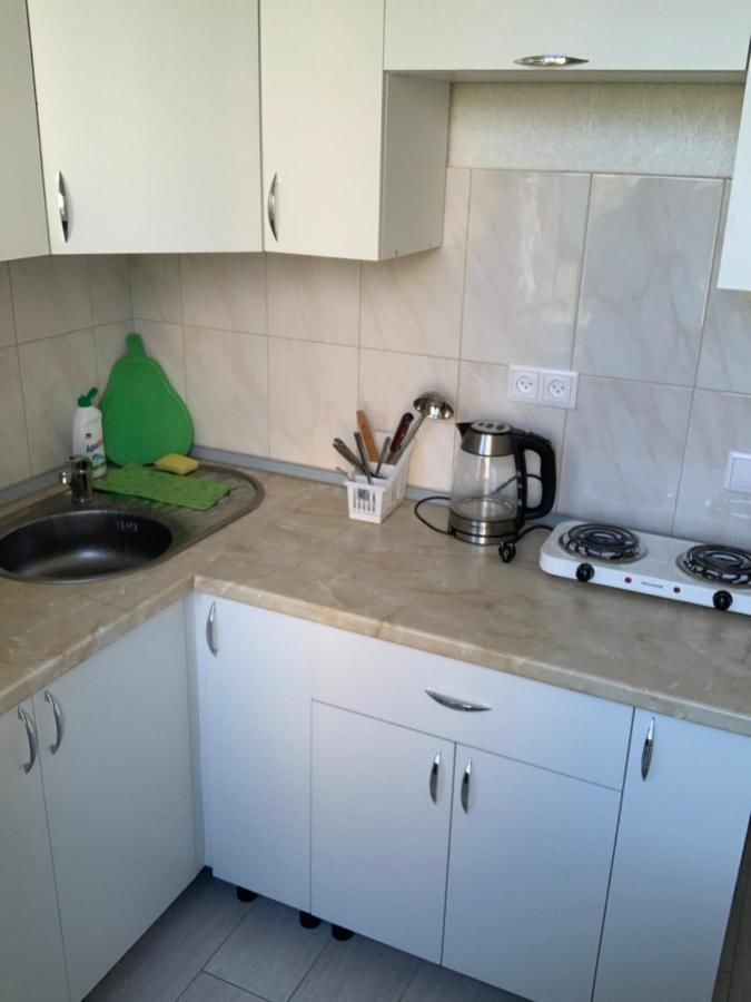 Апартаменты Сдаётся 1-комнатная квартира в г. Гагра Гагра-19