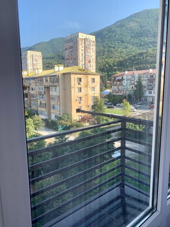 Апартаменты Сдаётся 1-комнатная квартира в г. Гагра Гагра-7