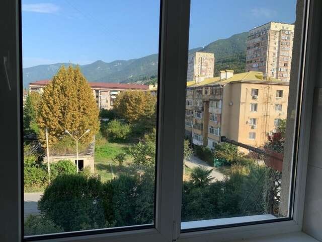 Апартаменты Сдаётся 1-комнатная квартира в г. Гагра Гагра-22